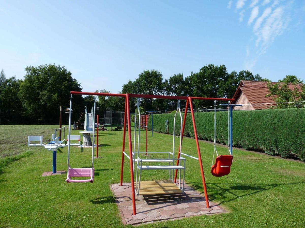 Ferienwohnung Kleinhaus, 95008 Rhauderfehn エクステリア 写真